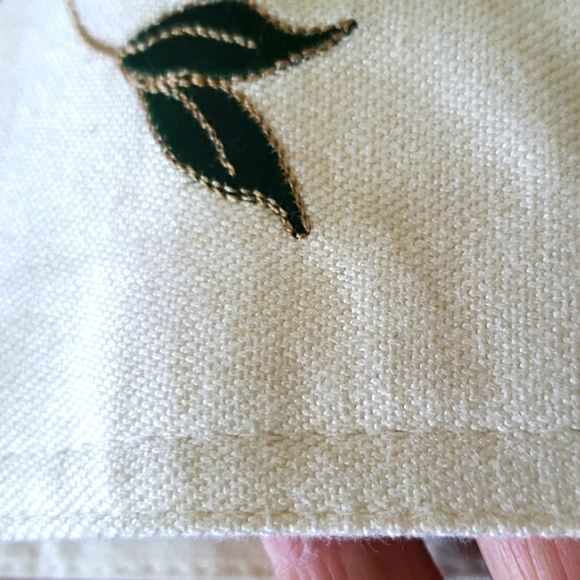 NWOT Table Runner Multicolor  Embroidered Beautiful Floral Design. 71/14 Inches - Picture 12 of 12